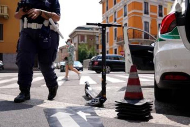 Decreto infrastrutture, stretta monopattini e stop carrozze cavalli