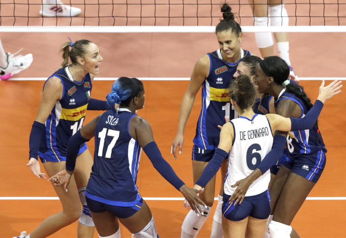 Pallavolo, l’Italia vince gli Europei donne battendo la Serbia