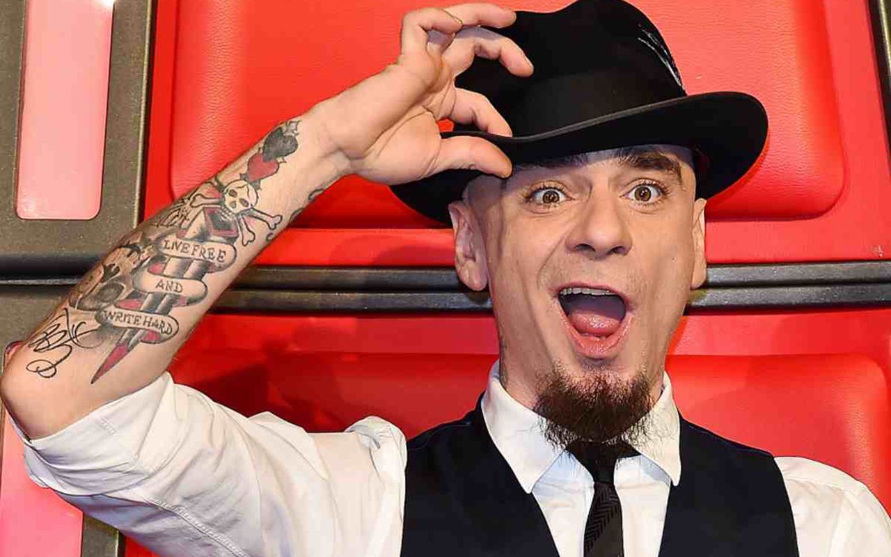 J-Ax denuncia minacce, “Sono terroristi radicalizzati”