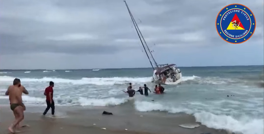 Migranti, 122 salvati su Ocean Viking, 50 bloccati a Noto