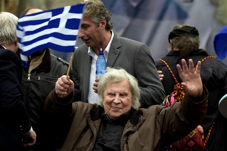 Morto Theodorakis, politico e compositore di Zorba il greco Morto Theodorakis, politico e compositore di Zorba il greco