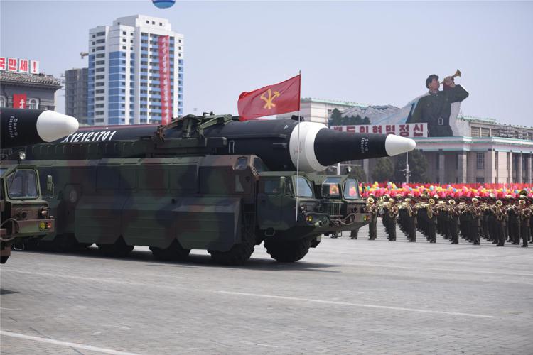 Armamenti, la Corea del Nord testa missile a lungo raggio