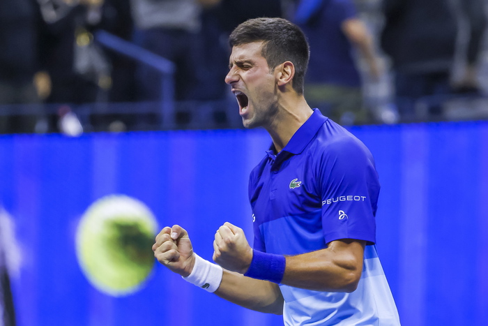Australian Open, Djokovic può giocare anche senza vaccino covid: ecco come