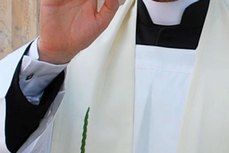 Perseguitava il parroco dell’oratorio: arrestato 36enne