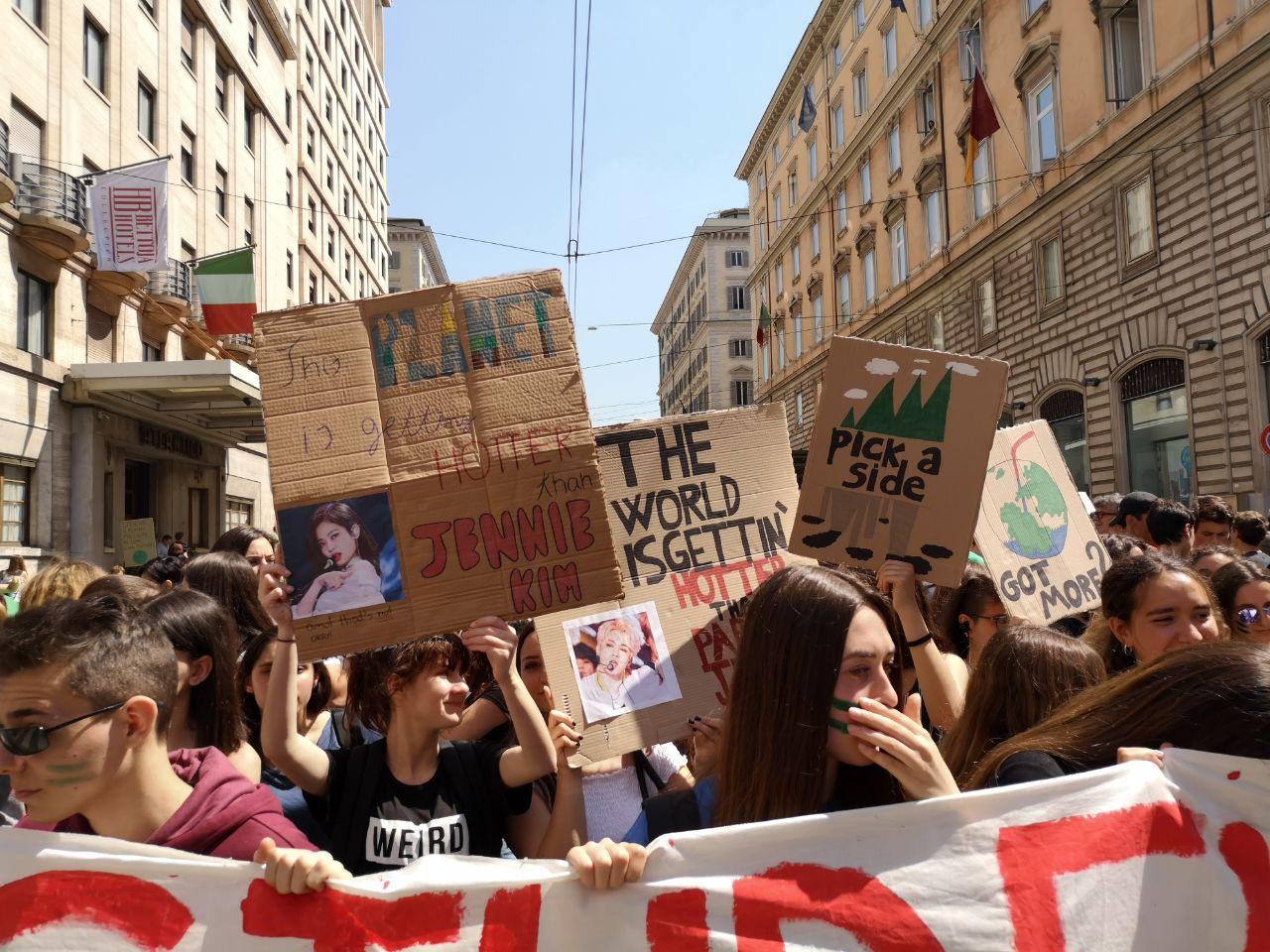 Clima, i giovani scendono in piazza, venerdì le manifestazioni
