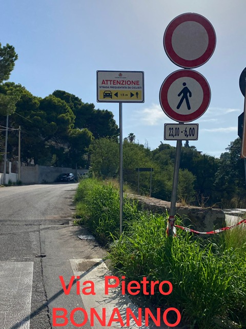 Installata segnaletica verticale a protezione dei ciclisti