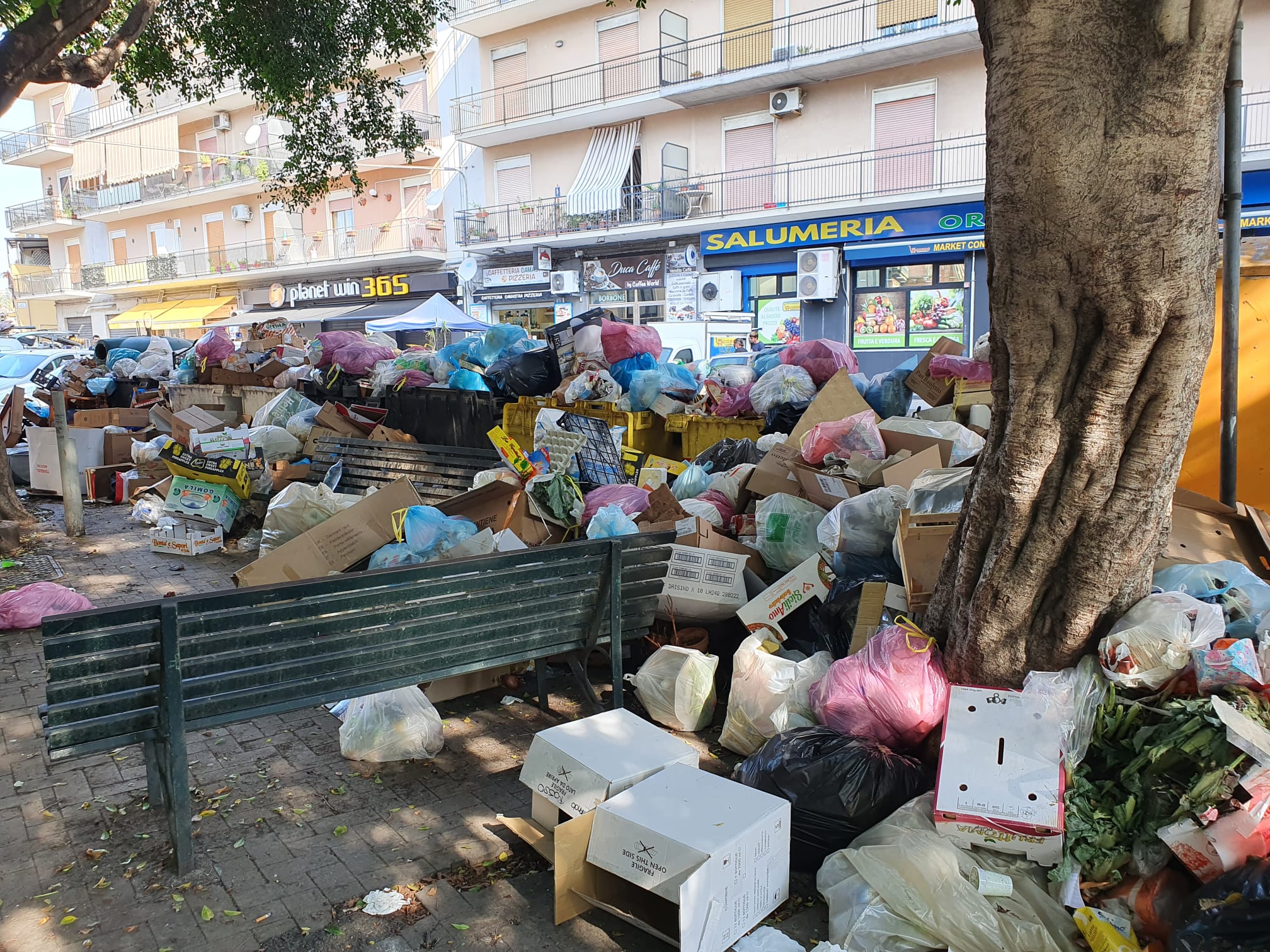Catania scoppia di rifiuti, impianto di Lentini pieno, da oggi 3 discariche in soccorso