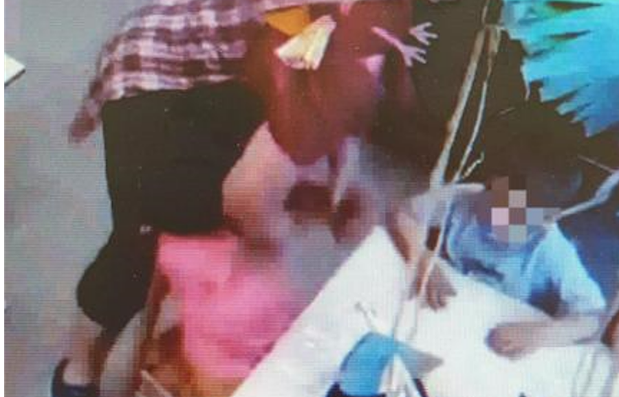 Calci e pugni a bambini dell’asilo, denunciata maestra