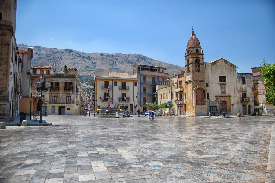 Carini, appena uscito dal dissesto i conti sono nuovamente in bilico