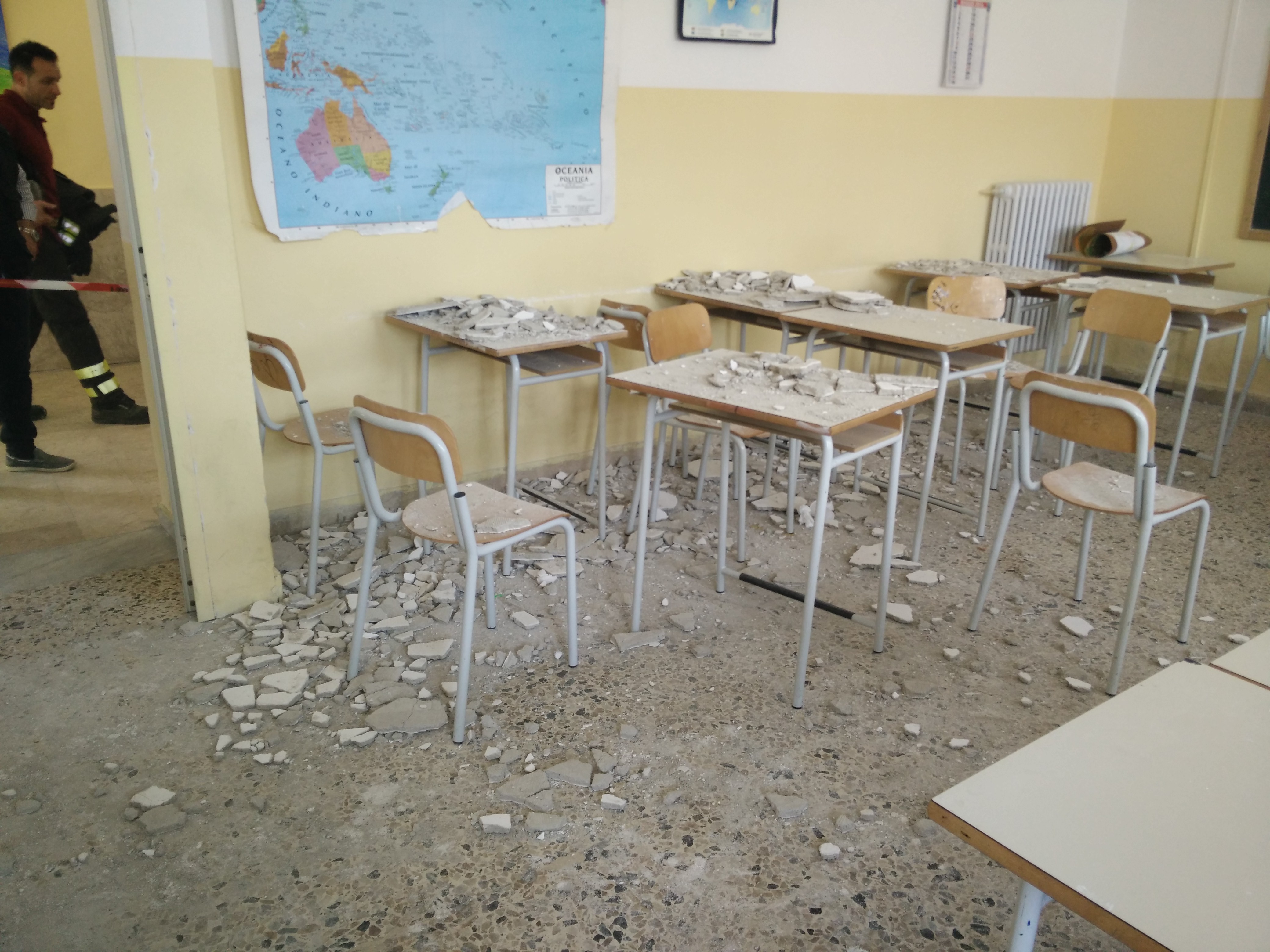 Insostenibili e pericolanti, scuole siciliane da incubo