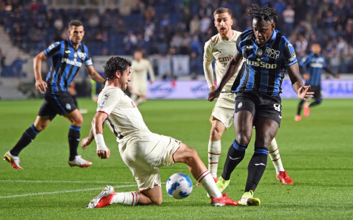 Calcio, serie A, il Milan passa a Bergamo e resta secondo