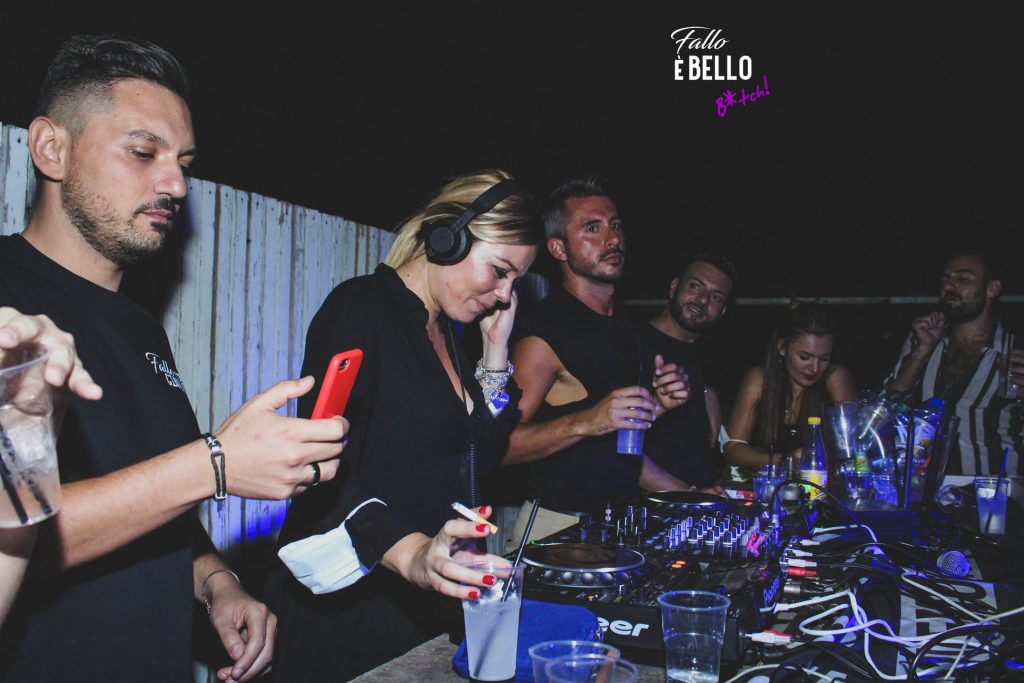 Riaprono le discoteche in tutta Italia ma in Sicilia non si balla