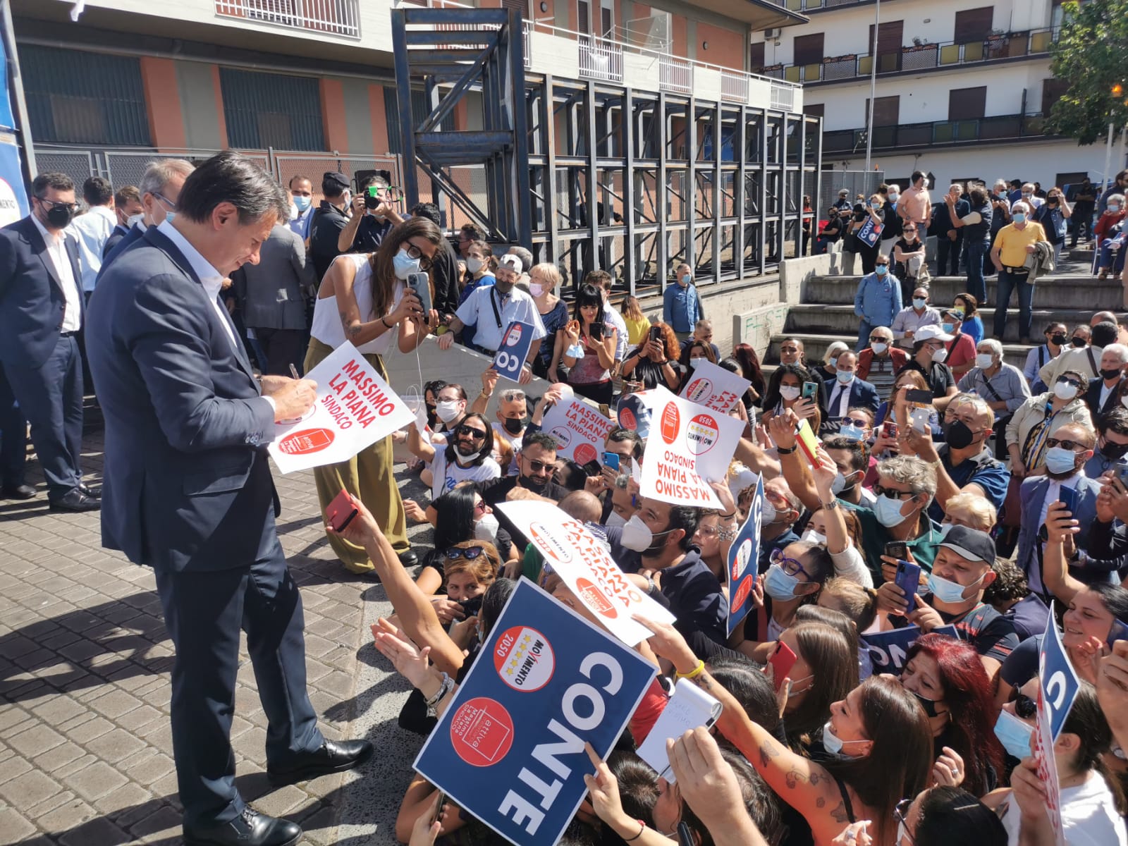 Giuseppe Conte in Sicilia, M5s pensa al Paese, Lega ondivaga non aiuta