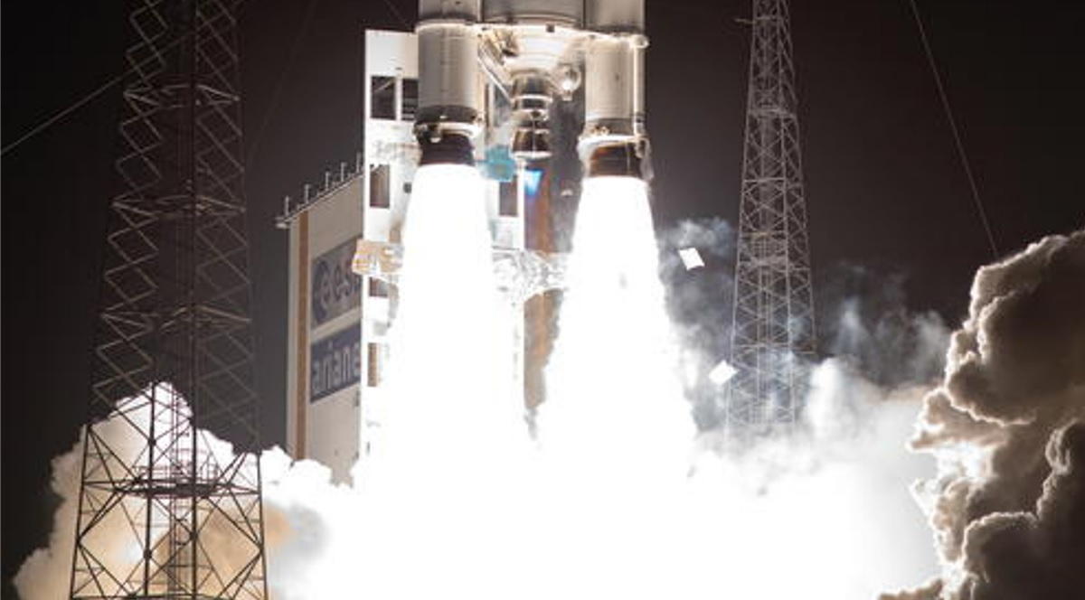 Spazio, Francia, decollato il razzo con due satelliti, uno  si chiama Siracusa