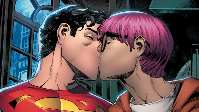 Superman si scopre bisex, da Batwoman a Elektra, tutti i precedenti
