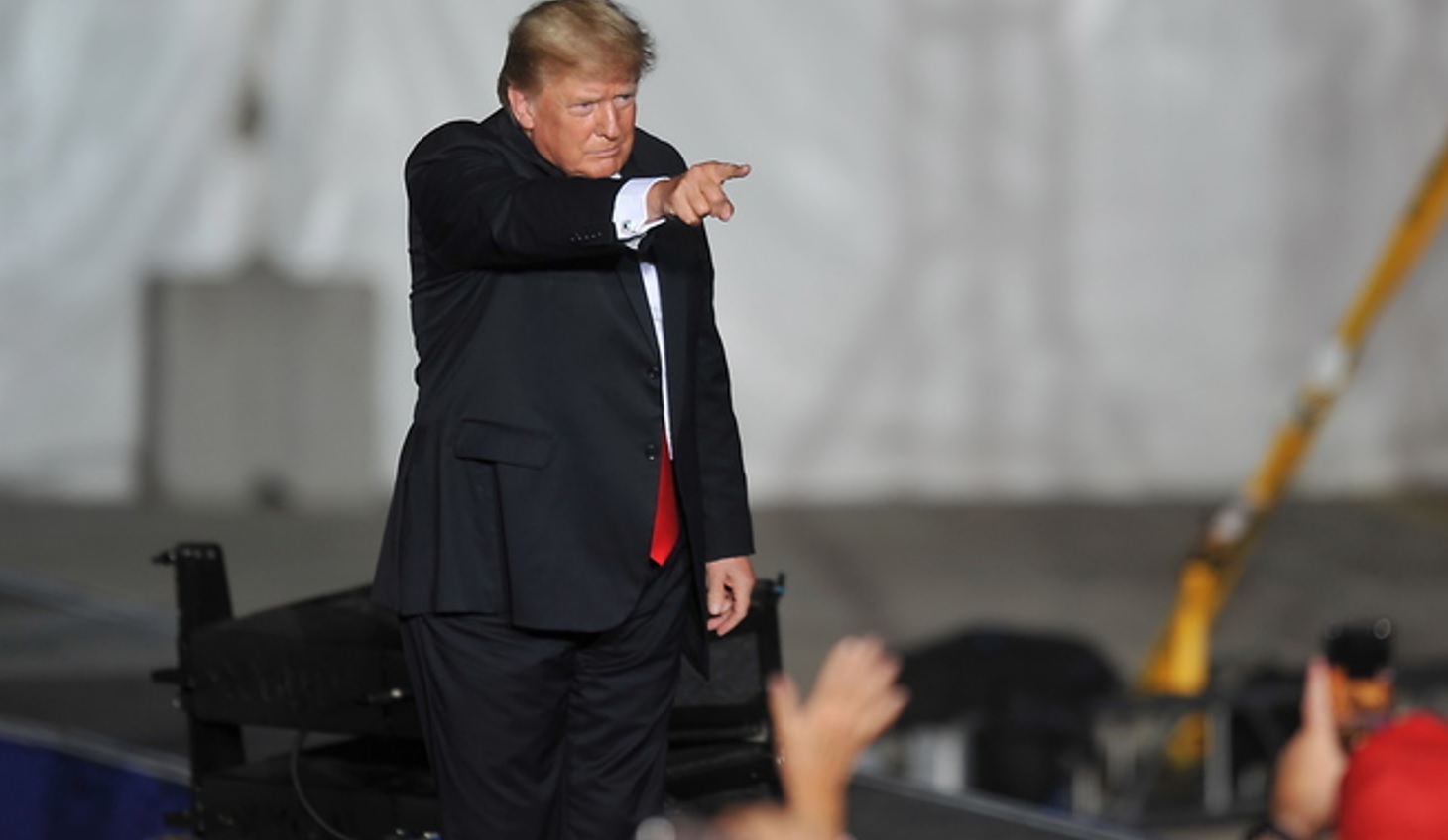 Usa, Trump annuncia il lancio del suo social media “Verità”