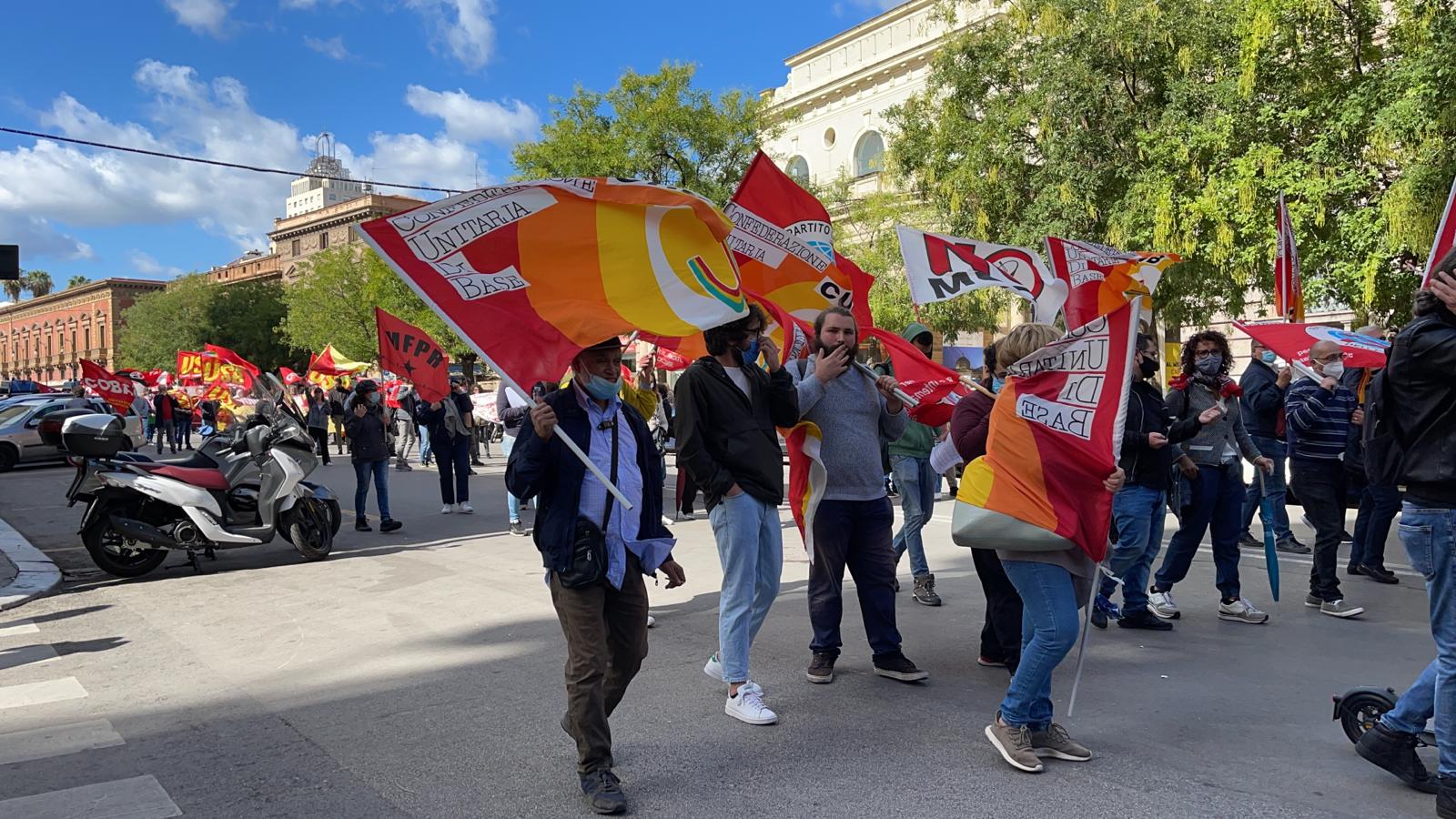 Sciopero generale a Palermo, precari e disoccupati in piazza, “Il lavoro è dignità”