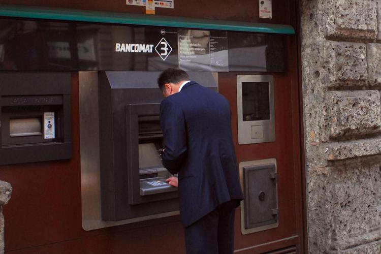 Conto corrente, rischi di prelievi e versamenti, quando scatta accertamento fiscale