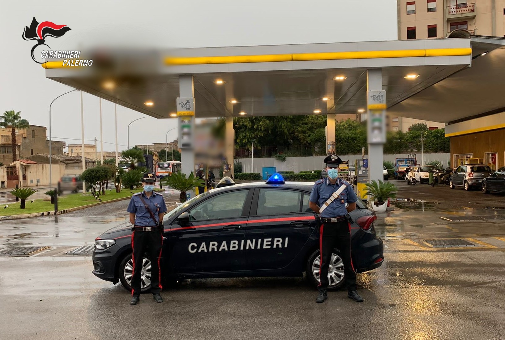 Tentata rapina a distributore di benzina, arrestati 4 palermitani