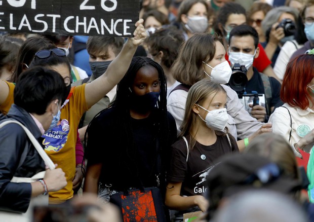 Fridays for future Italia, in 50 mila a Milano con Greta e Vanessa