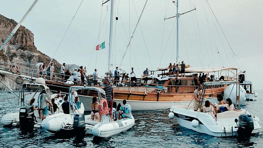 Sprechi e clientelismo per eventi in Sicilia, l’assessore Messina risponde alle accuse