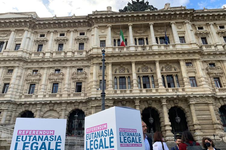 Referendum Eutanasia, firme depositate in Cassazione