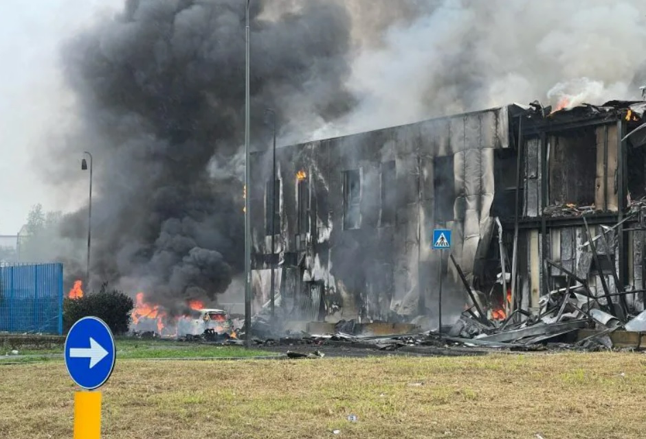 Aereo precipitato, le ipotesi del disastro, anche stallo del motore Aereo precipitato, le ipotesi del disastro, anche stallo del motore