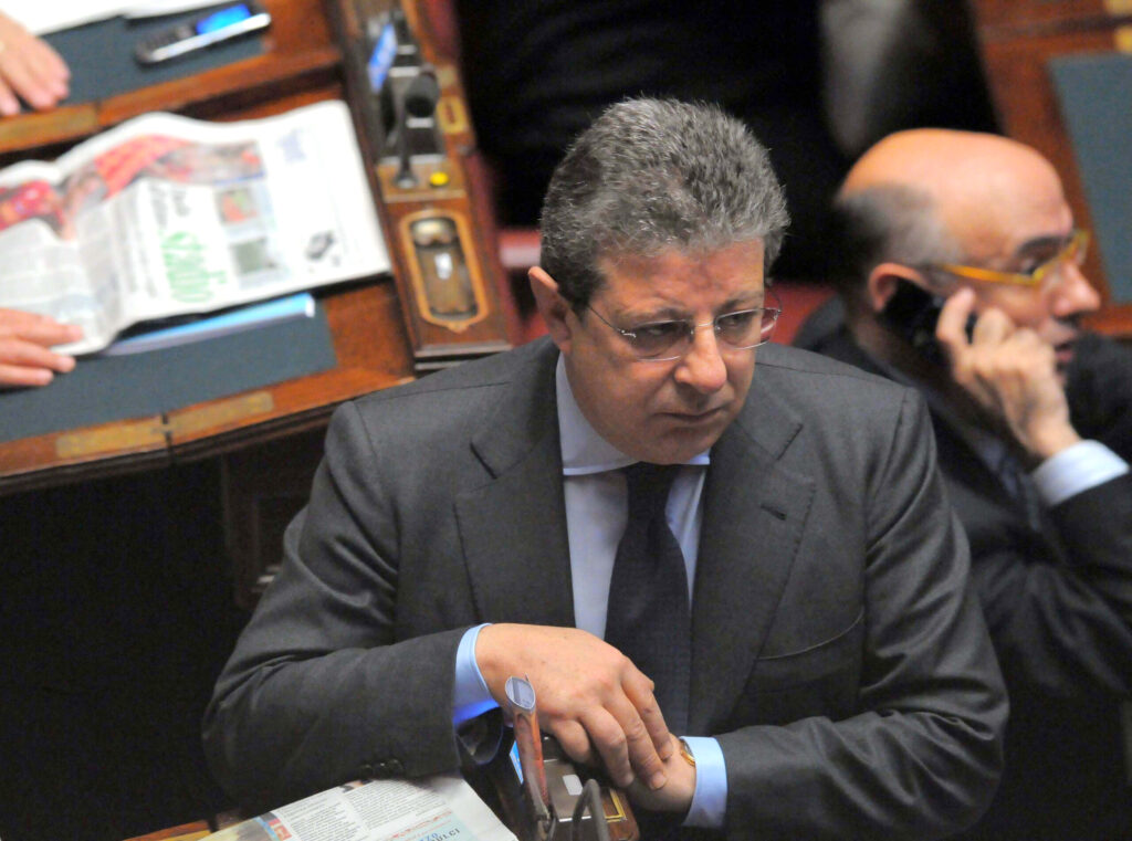 Traffico rifiuti, tra gli arrestati l’avvocato ed ex parlamentare Pittelli