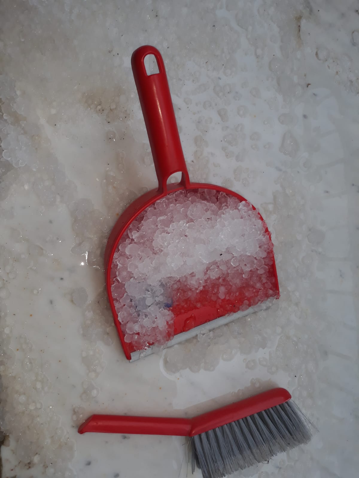 Tempesta di grandine su Castel di Tusa, una città paralizzata VIDEO