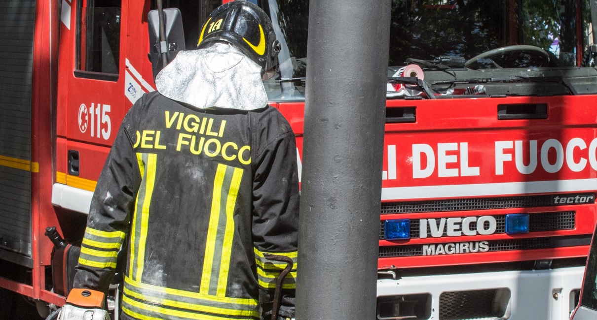 Tragedia sfiorata, 76enne finisce in un pozzo di proprietà: trasferito in ospedale