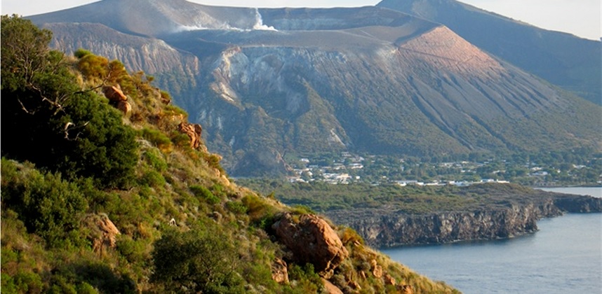 Maltempo in isole Eolie, saltano i collegamenti marittimi