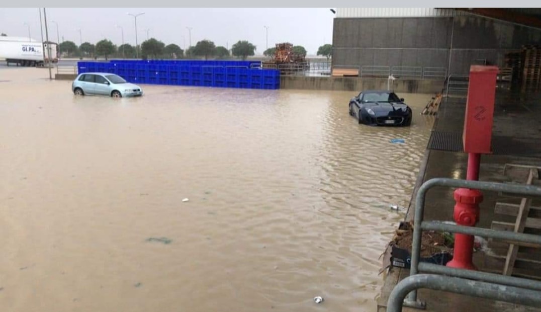 Maltempo Catania, chiudono Maas, uffici comunali e della Regione Maltempo Catania, chiudono Maas, uffici comunali e della Regione