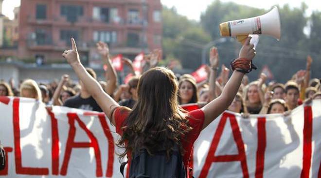 G20, studenti in marcia verso il Circo Massimo