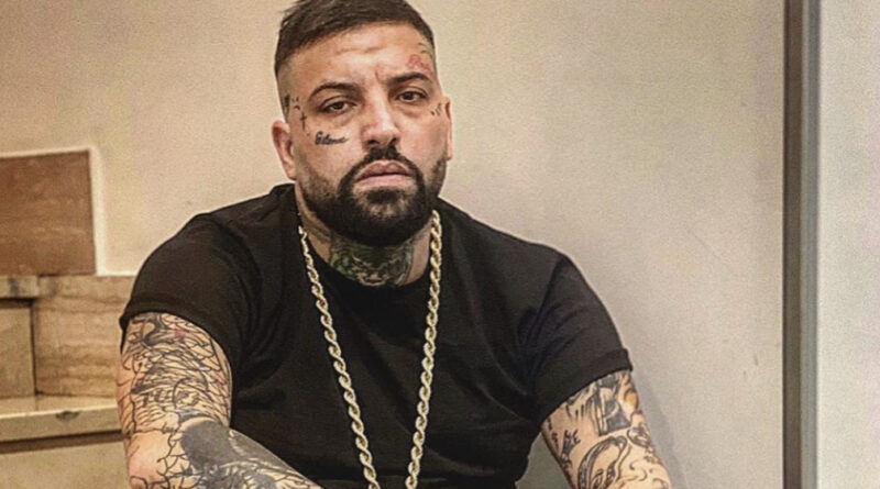 Chi è Niko Pandetta, cantante neomelodico che canta la mafia in locali non autorizzati