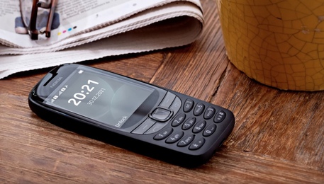 Nokia rilancia il suo 6310, il ritorno del gioco Snake