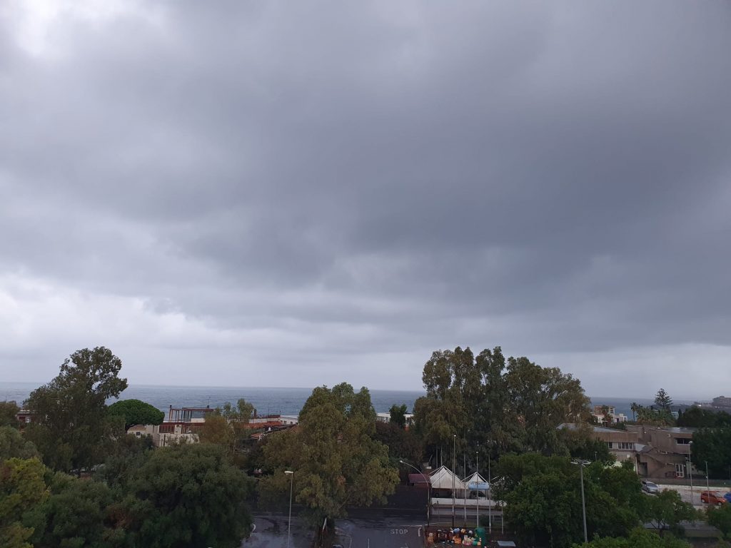 Sicilia ancora al centro del ciclone, forti piogge a Catania mattina e sera