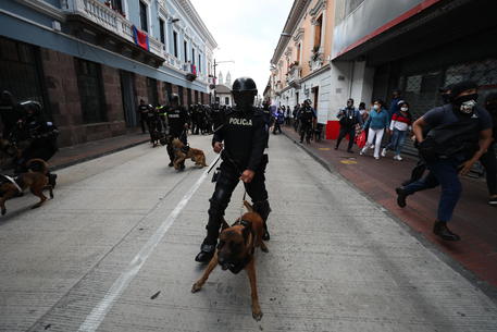 Ecuador, presidente dichiara stato d’emergenze per le violenze legate alla droga