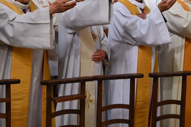 Chiesa cattolica, verso matrimonio preti? “In Oriente già sposati”