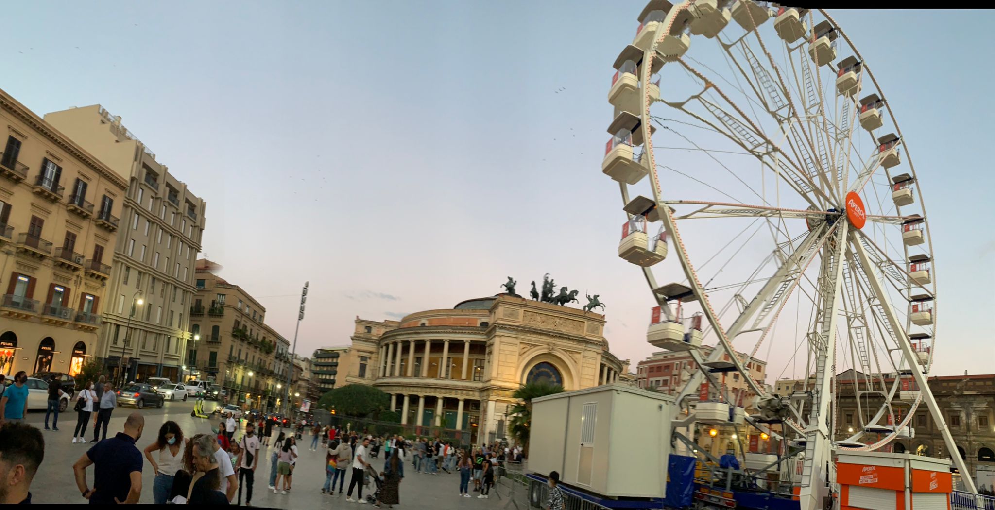 Mondello, tutto pronto per inaugurazione ruota panoramica Mondello, tutto pronto per inaugurazione ruota panoramica