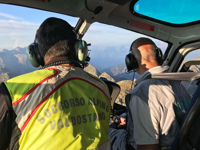 Monte Bianco, salvi i tre alpinisti bloccati, uno di loro è in ipotermia