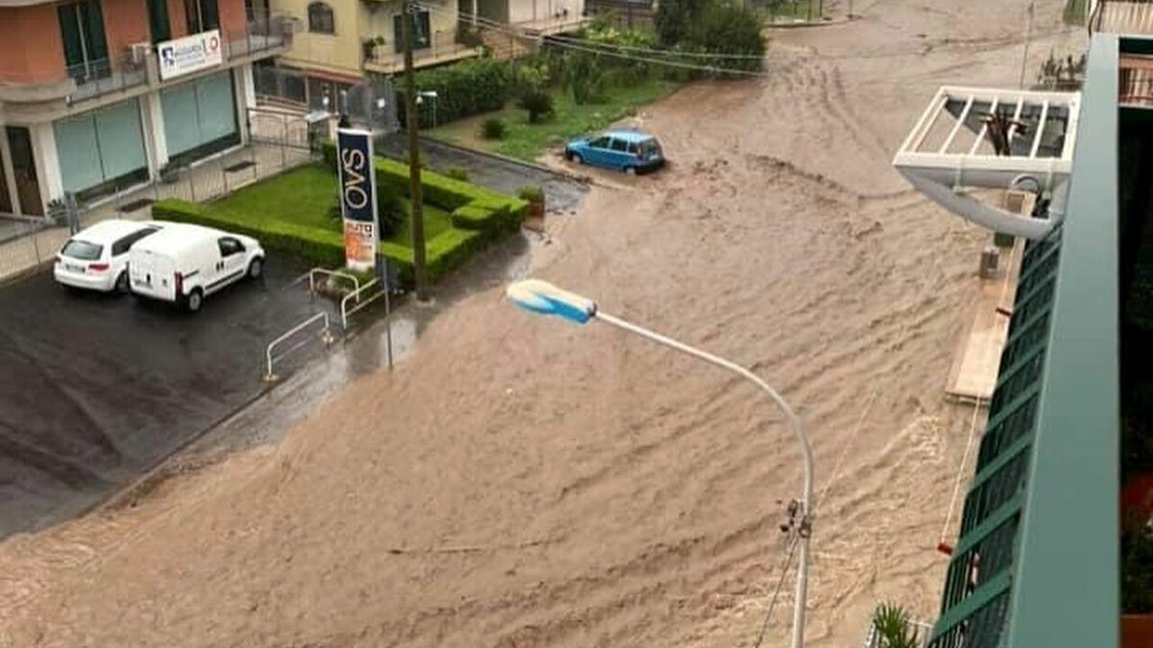 Nubifragio a Catania, si cerca ancora la donna dispersa a Scordia