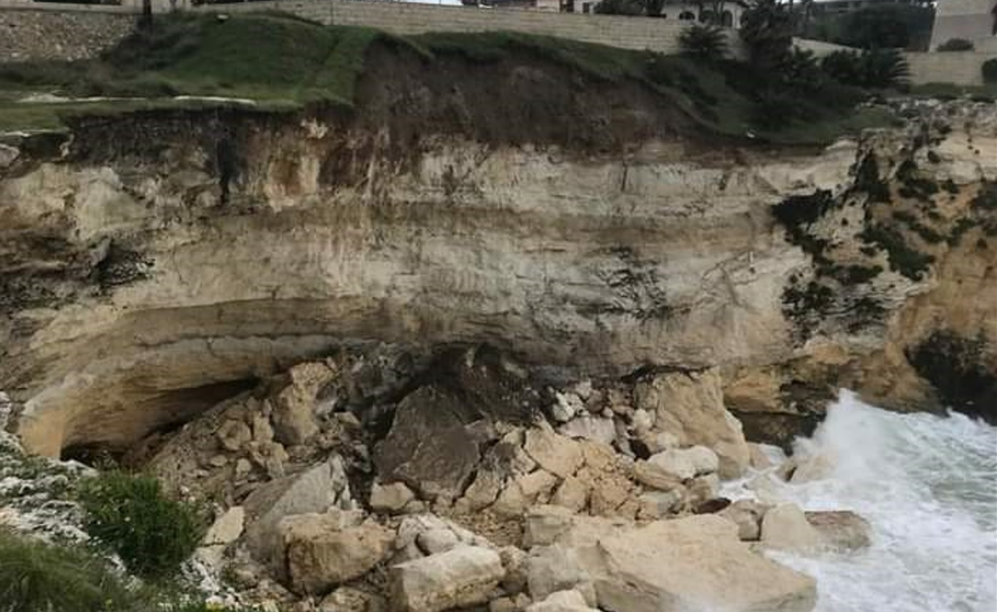 Siracusa, crolla costone roccioso vicino al Monumento ai Caduti