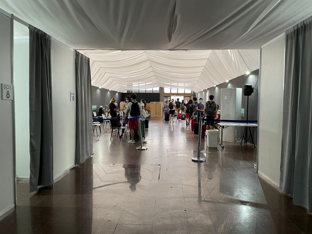 Al via tamponi molecolari rapidi all’aeroporto di Catania Al via tamponi molecolari rapidi all’aeroporto di Catania