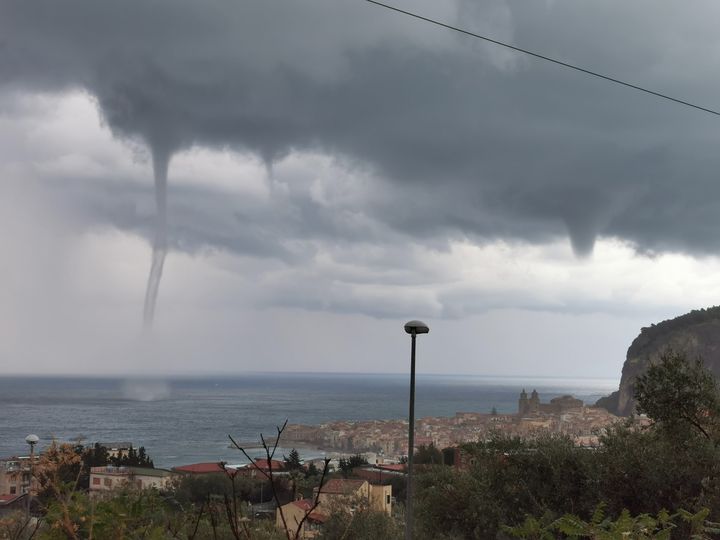 Paura a Cefalù, doppia tromba d’aria – Il video