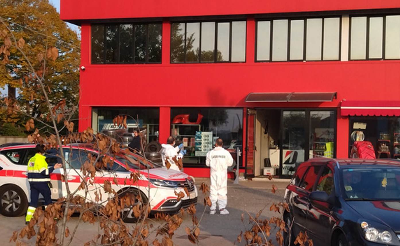 Ucciso da colpo pistola in azienda, arrestato proprietario