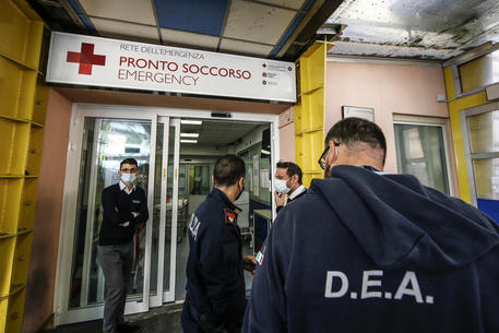 No Green pass, assalto notturno al pronto soccorso, quattro feriti