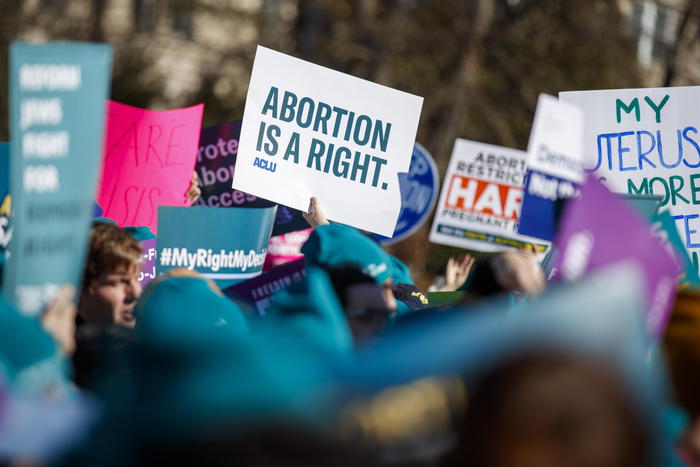 Usa, annullato diritto all’aborto: cosa cambia da oggi