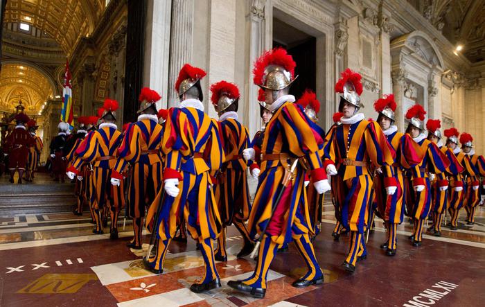 Green pass obbligatorio anche in Vaticano, via tre Guardie svizzere No Vax