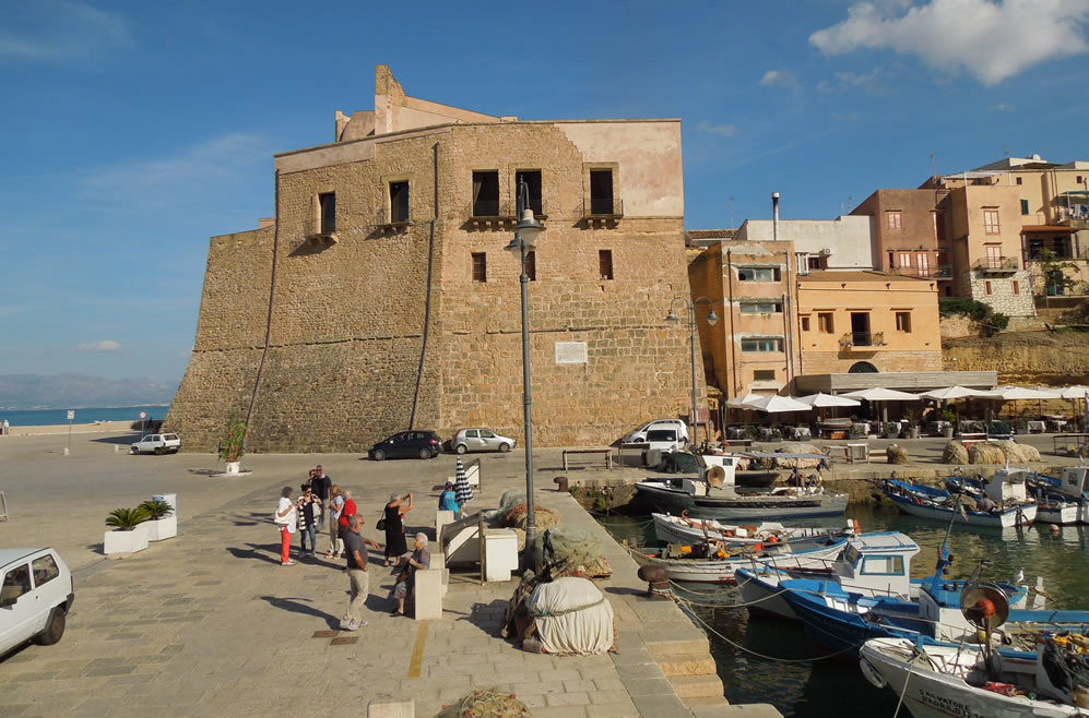 Castellammare, Covid e sommerso affossano il turismo