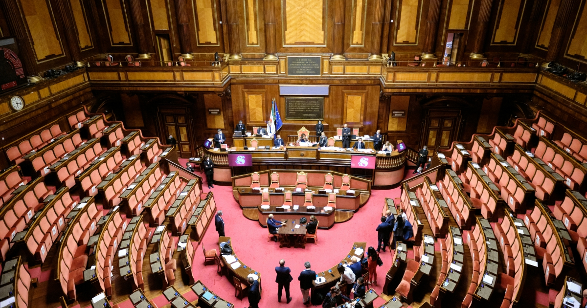 “La Repubblica riconosce le peculiarità delle Isole”